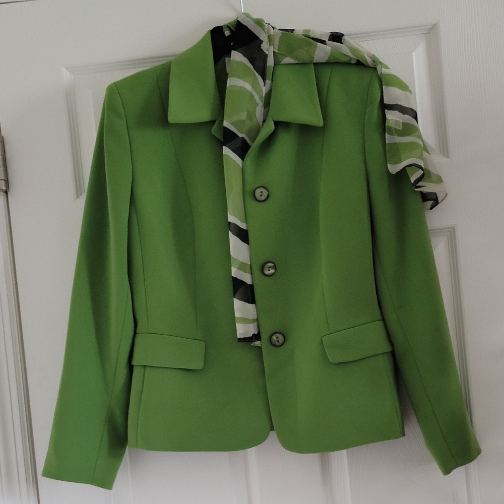 Le Suit Green Women's Blazer with Detachable Scarf